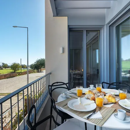 2bdr W Pool, Ac, Gym, Garage & 5 Mins To * Tavira