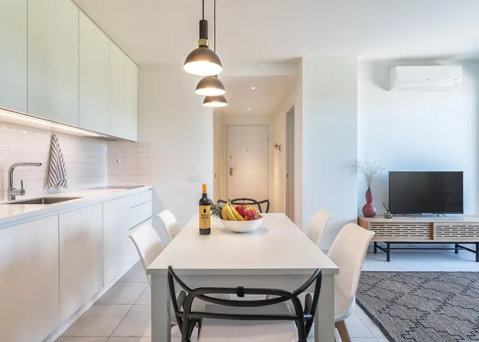 Daire 2bdr W Pool, Ac, Gym, Garage & 5 Mins To Tavira