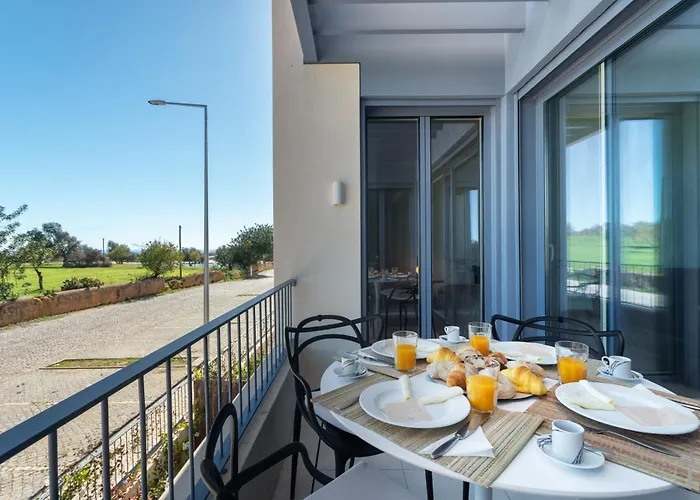 2bdr W Pool, Ac, Gym, Garage & 5 Mins To * Tavira